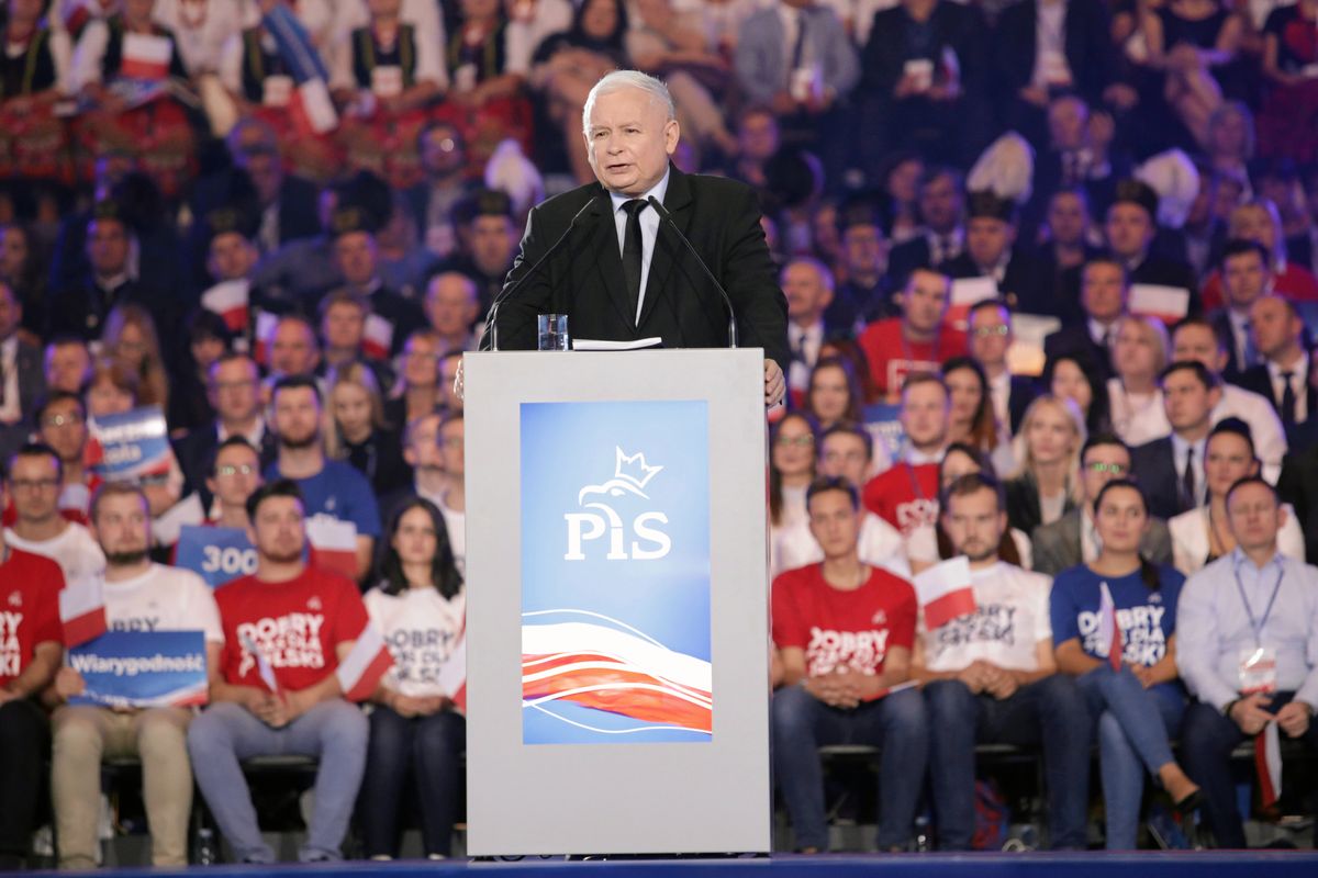 "Dziękujemy!". Hat-trick Jarosława Kaczyńskiego na konwencji PiS. Tymi obietnicami przebił wszystkich