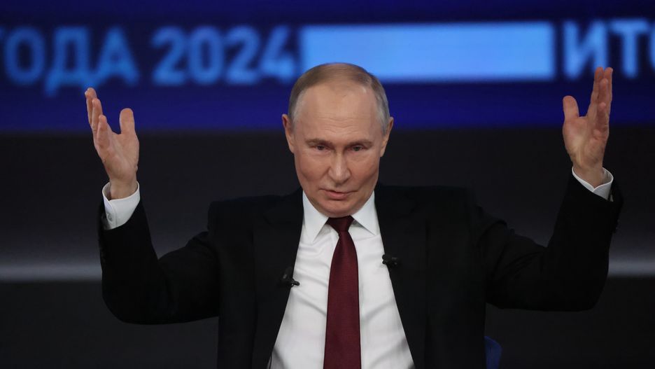  Putin Hosts Annual Call-In-Show And 