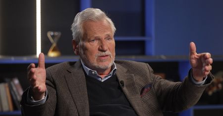 "Chce być akuszerem nowego układu". Kwaśniewski o Nawrockim
