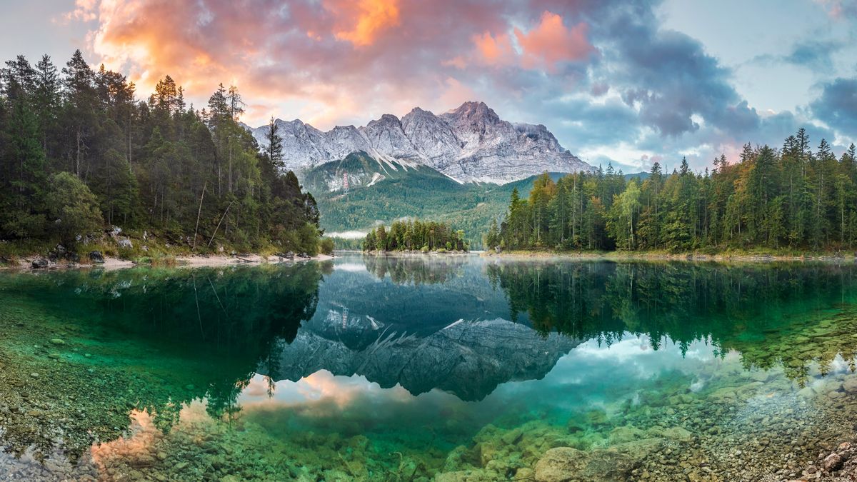 Niemieckie jezioro Eibsee jest przepiękne.