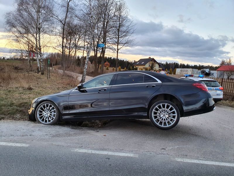 Porzucił mercedesa w rowie i ukrył się na budowie. Miał swoje powody