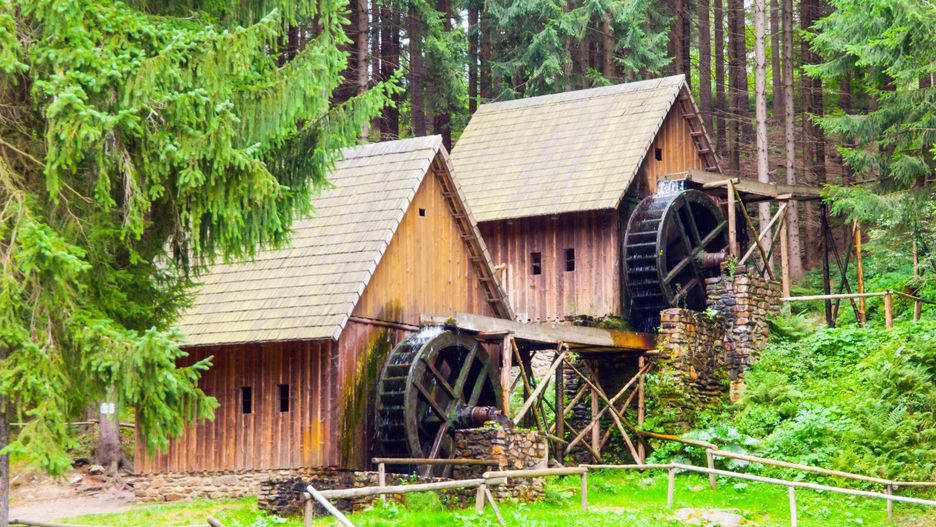 Średnipwieczny, drewniany młyn pamięta czasy gorączki złota w Zlatych Horach