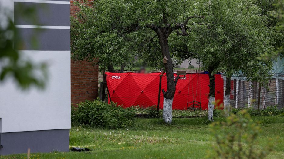 miejsce znalezienia pogorzeliska
Art Service
dzieci, dziewczynki, pogorzelisko, zw�oki