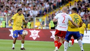 Szokujący ruch! Ronaldinho wznawia karierę