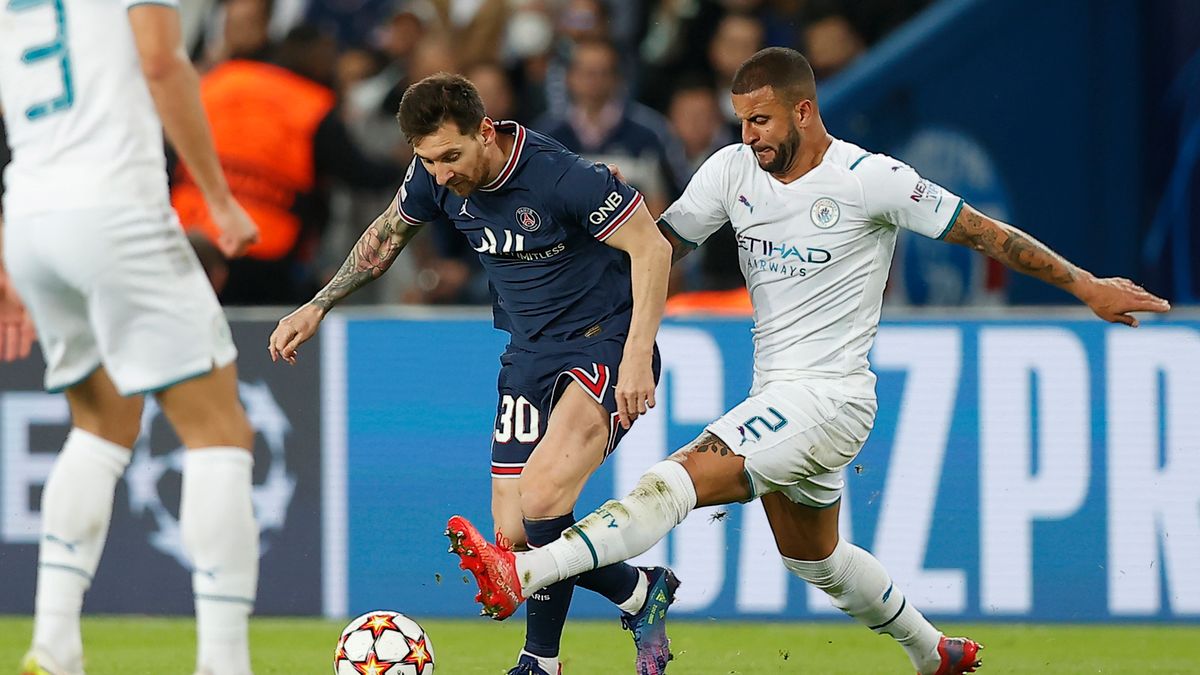 PAP/EPA / Ian Langsdon / Na zdjęciu: Lionel Messi i Kyle Walker