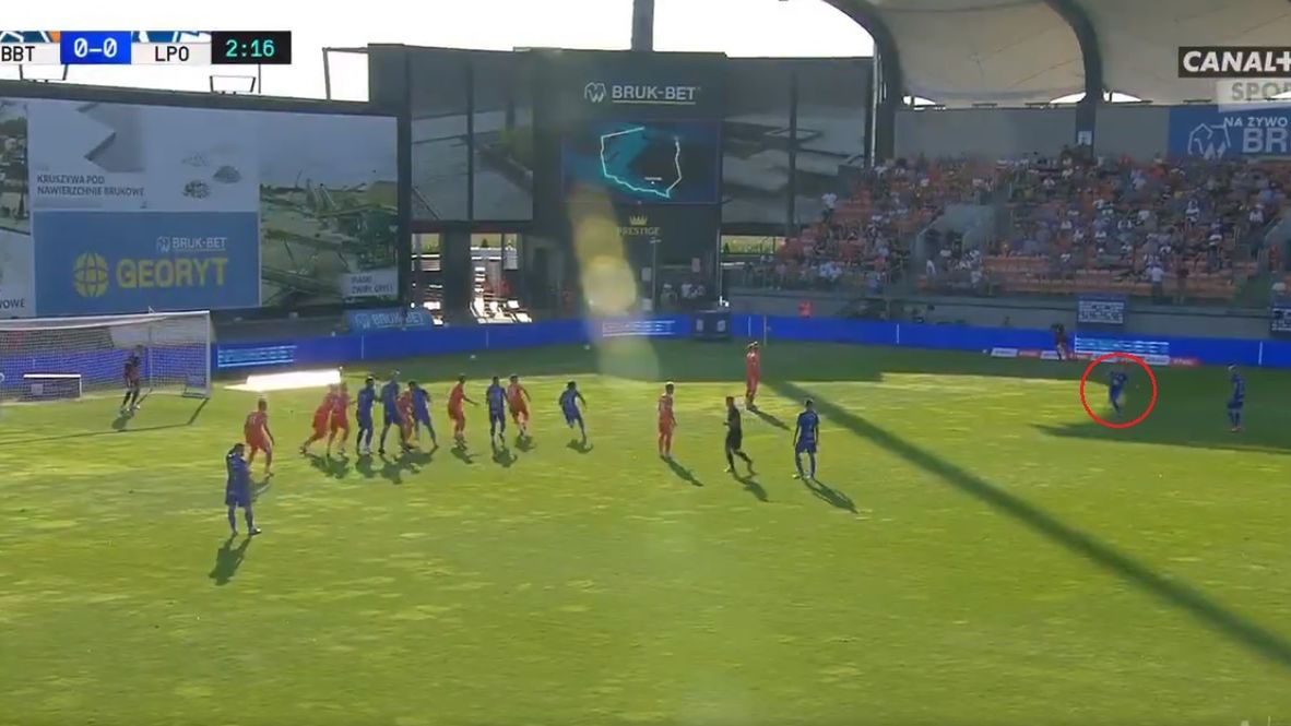 Twitter / Canal+ Sport / Na zdjęciu: gol Barry'ego Douglasa