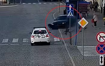 22-latek driftował BMW. Uderzył w pieszego. Oto jego przeszłość