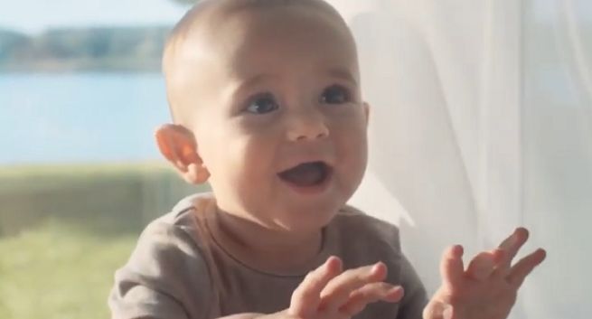 „Mądrość natury” w nowej reklamie mleka Enfamil (wideo)