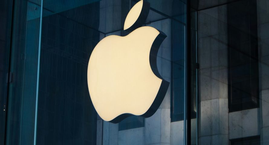 Apple przebiło setkę. Inwestorów niepokoją AI i chipy