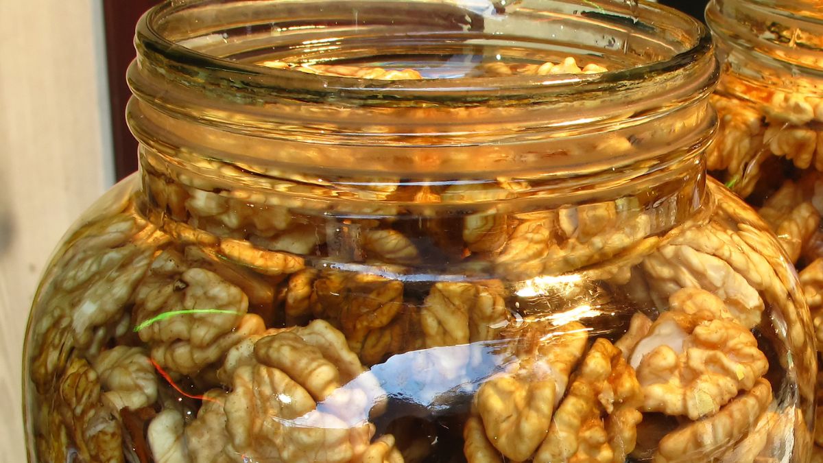 Namoczone orzechy zyskują delikatniejszy smak, bez goryczki