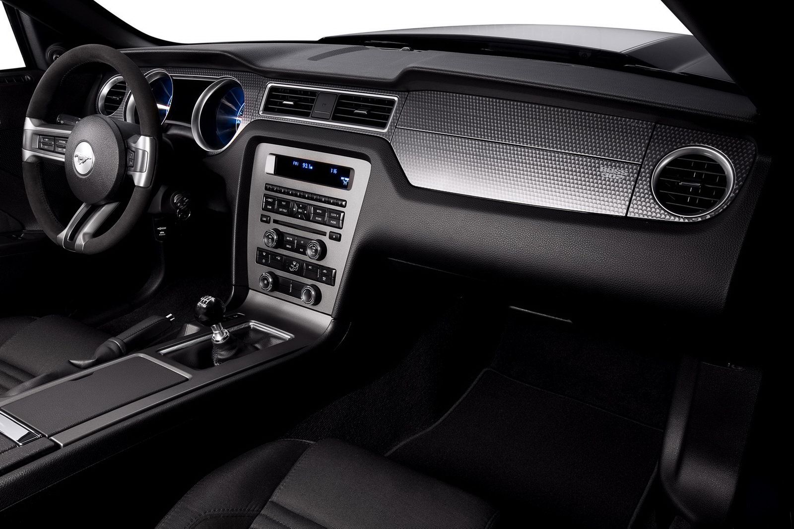 2012-Ford-Mustang-Boss-139