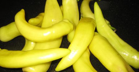 Surowa papryka bananowa