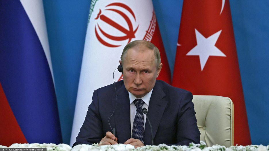 arch51
Russian President Vladimir Putin looks on during a joint press conference with his Iranian and Turkish counterparts following their summit in Tehran on July 19, 2022. (Photo by ATTA KENARE / AFP)
ATTA KENARE