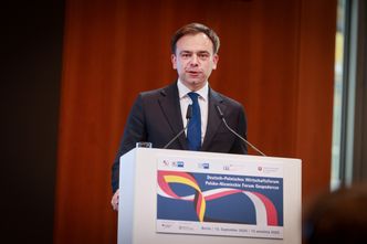 Dlaczego w Polsce kredyty są wciąż drogie? Minister finansów odpowiada