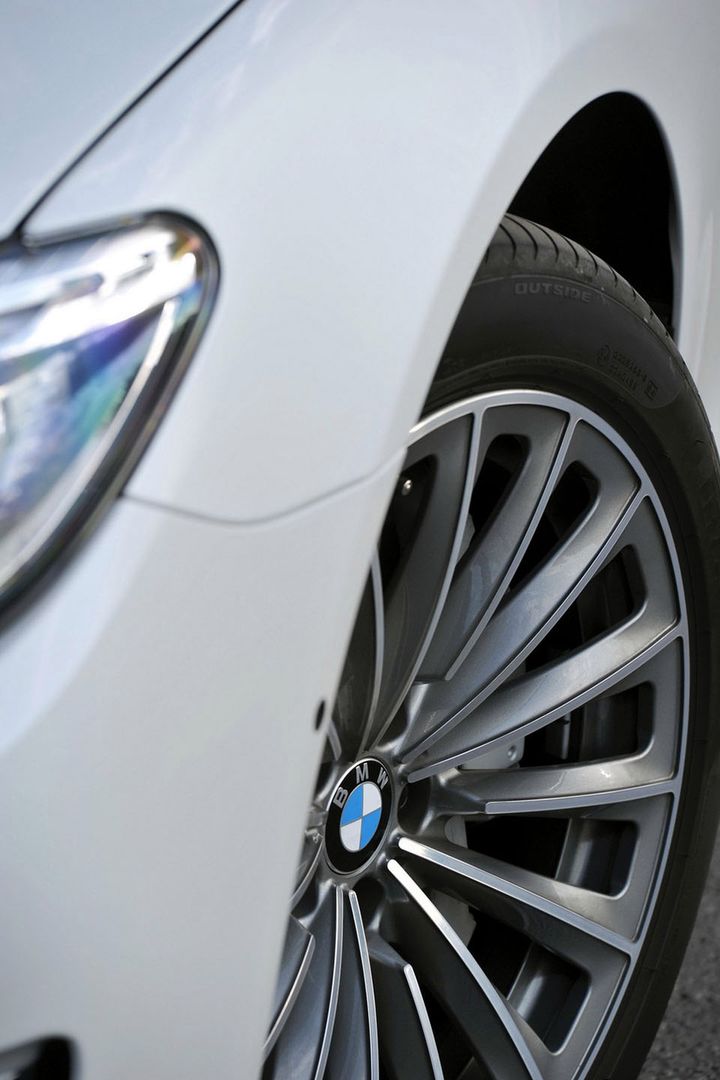 BMW serii 7 na rok 2013 - megagaleria niemieckiego okrętu flagowego 257
