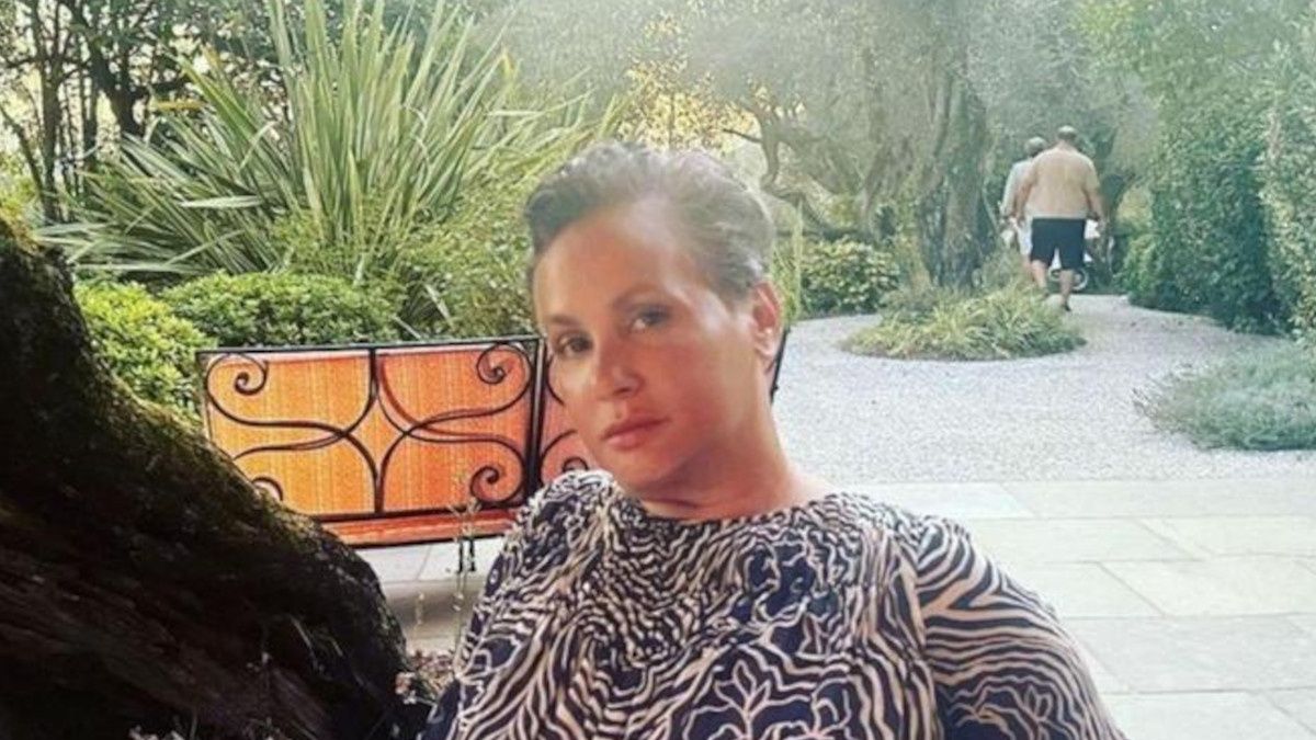 Ma 60 lat i nigdy się nie uśmiecha.