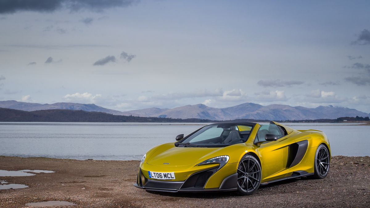 Dowiedz się więcej o McLarenie 675LT Spider