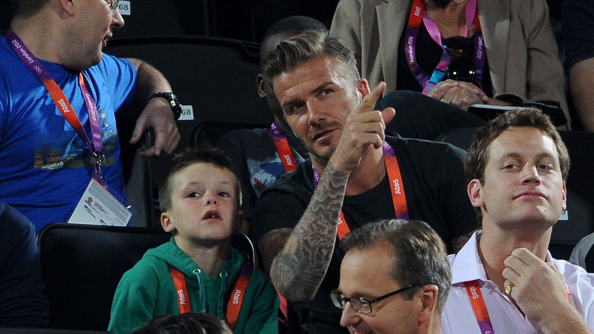 David Beckham (w środku)