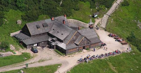 Co dalej ze schroniskiem Samotnia? Muszą wywieźć wszystkie sprzęty