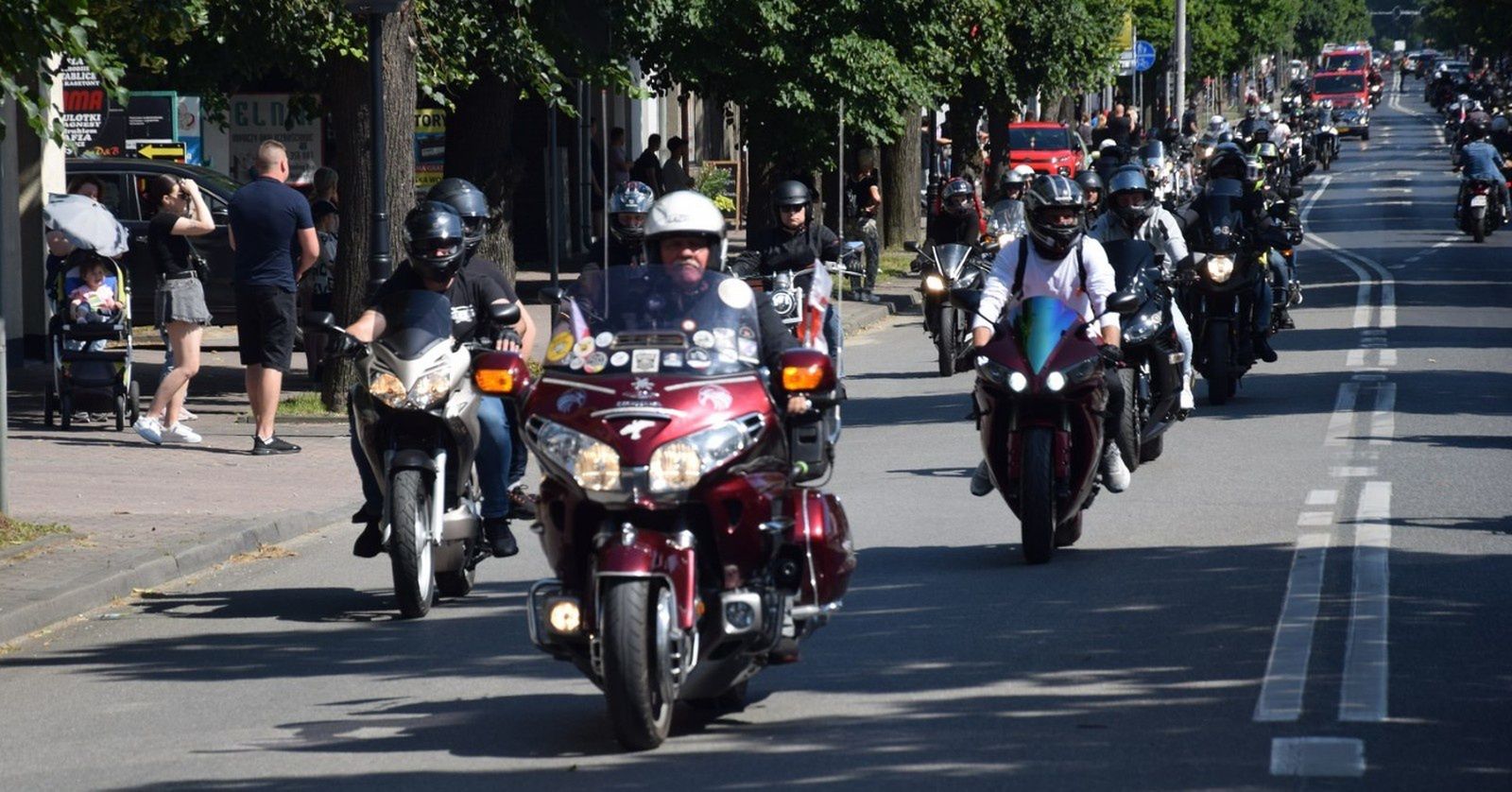 Piknik motocyklowy 2025 w Zduńskiej Woli. Parada przejechała przez miasto