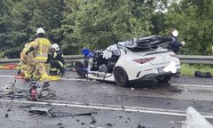 20-latek uwięziony w aucie. Śmigłowiec LPR w akcji