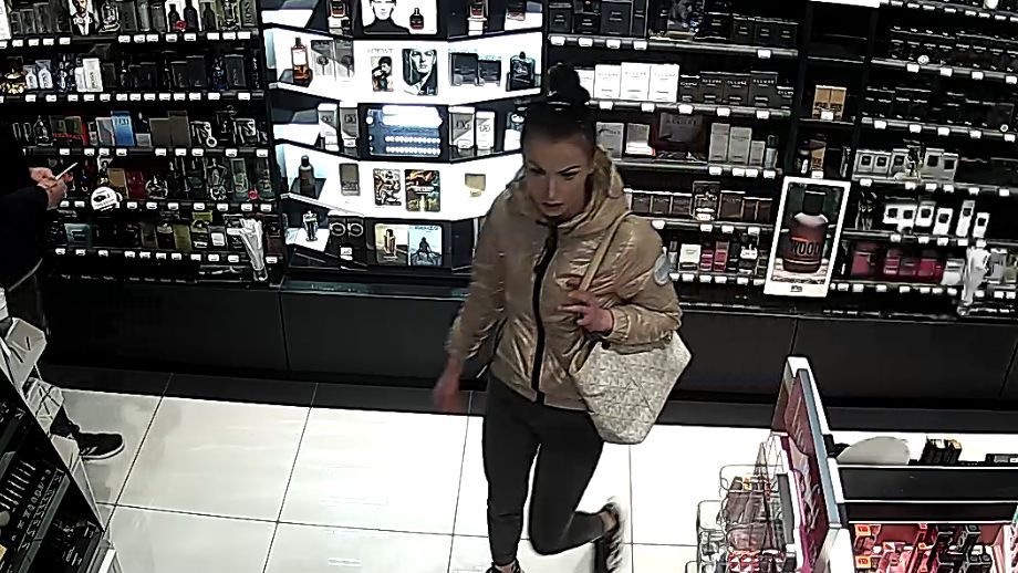 Kobieta ukradła perfumy w Sephorze