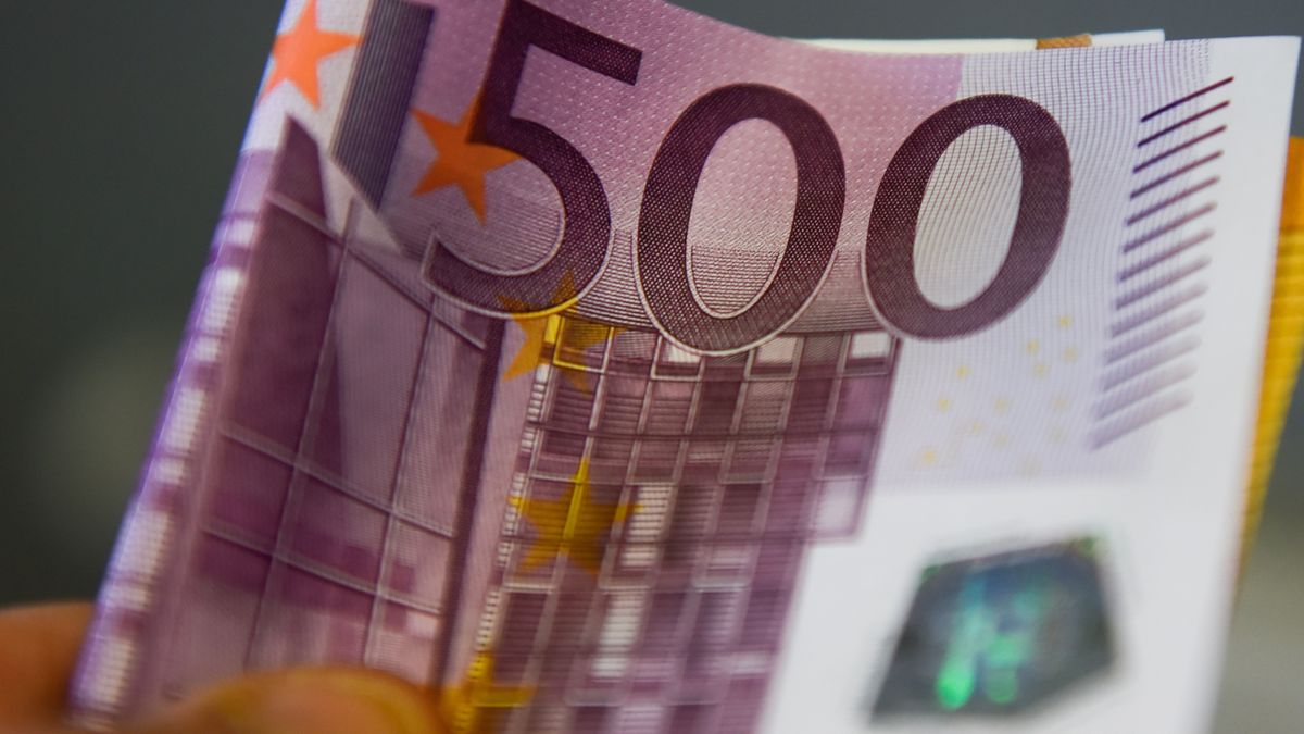 KRAKOW, POLAND - 2020/02/06: In this photo illustration a 500 euros banknote seen displayed. (Photo Illustration by Omar Marques/SOPA Images/LightRocket via Getty Images)