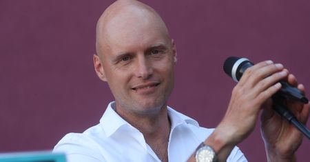 Krzysztof Krawczyk junior wystąpił na scenie. "Teraz tatusiu zobacz, jak ja to śpiewam"