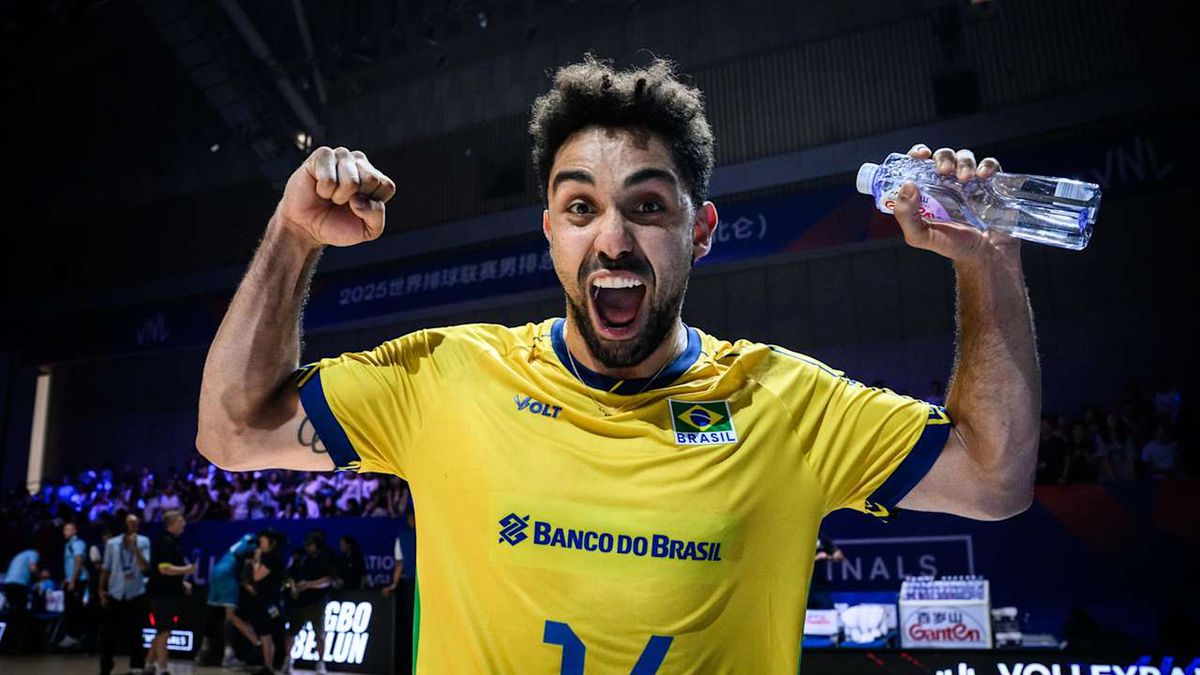 Materiały prasowe / Volleyball World /  Fernando Gil Kreling po meczu reprezentacji Brazylii