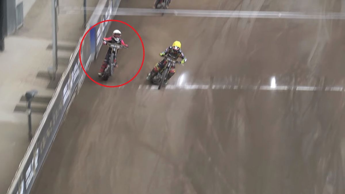 Zdjęcie okładkowe artykułu: YouTube / PGE Ekstraliga / Na zdjęciu: Moment utraty panowania nad motocyklem przez zawodnika podczas Ekstraliga Camp.