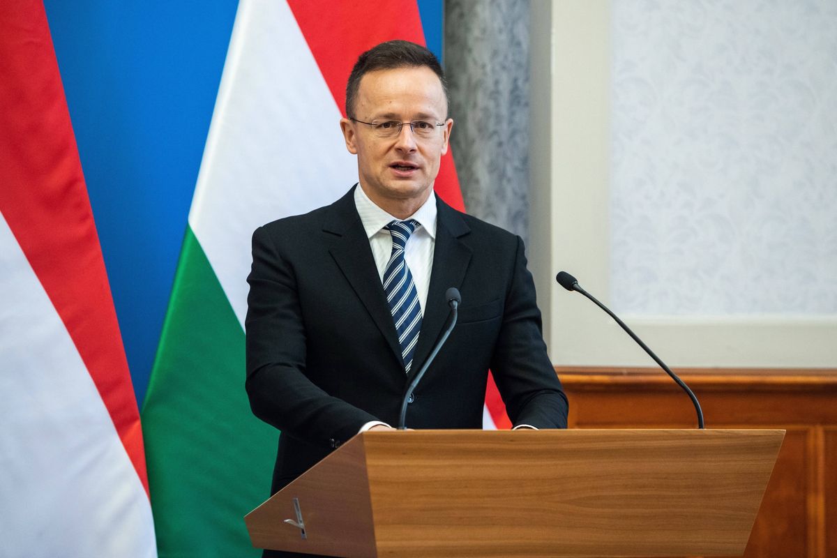 Węgry mówią "nie". Znowu bronią interesów Putina. Szef węgierskiej dyplomacji Peter Szijjártó