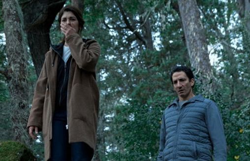 Netflix nie zwalnia tempa produkcji „cobenów”. Recenzja serialu „Na gorącym uczynku”