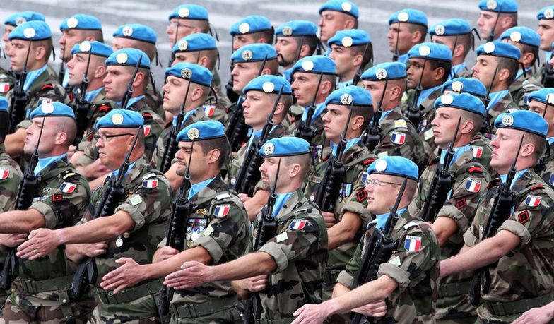 Ważne święto dla Francji. Parady wojsk i uliczne bale