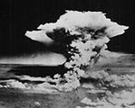 USA uczy, jak buduje się bombę atomową