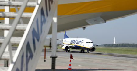 Bez porozumienia Ryanaira z Modlinem. Tania linia tnie rozkład lotów