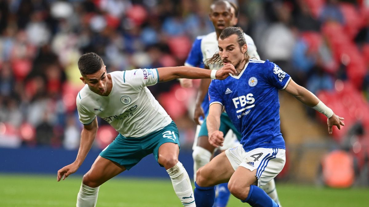 Na zdjęciu od lewej: Ferran Torres i Caglar Soyuncu