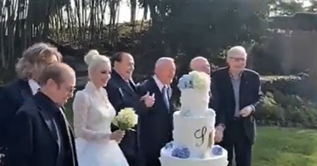 Berlusconi wziął "ślub" z młodszą o 53 lata partnerką. W tle afera spadkowa
