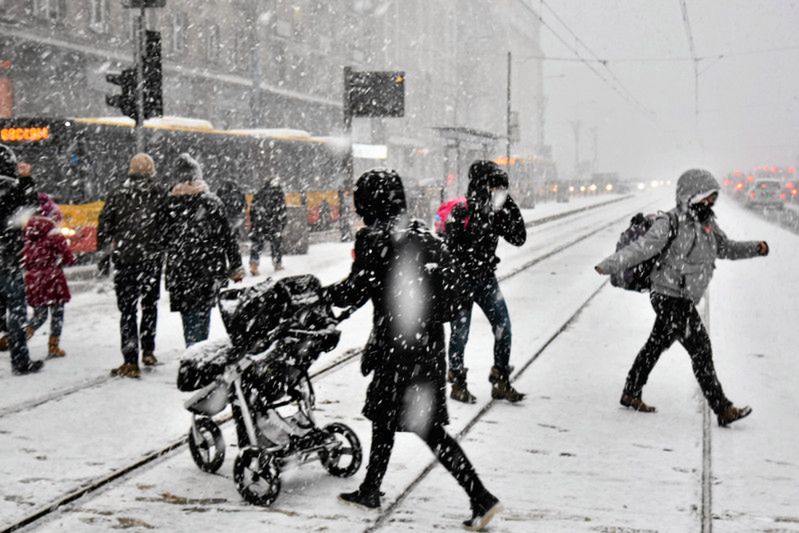 Zima uderza w Polskę. Ostrzeżenia dla 7 województw