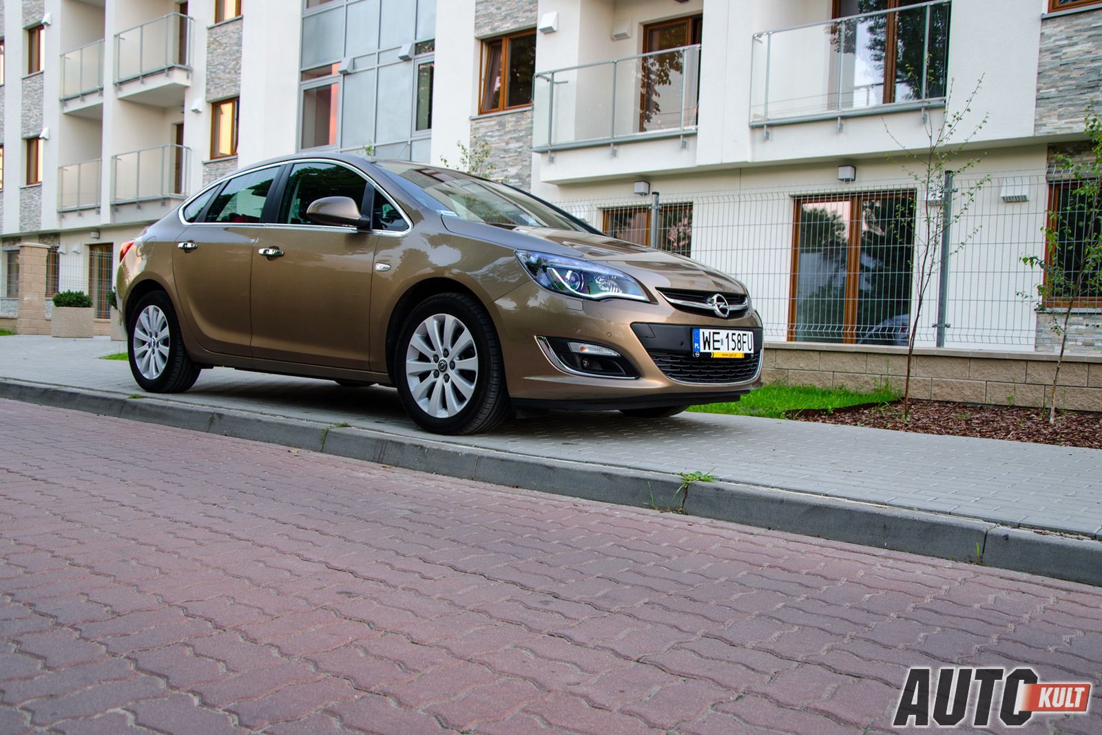 Opel Astra Tourer 1,4 Turbo LPGTEC Enjoy vs. Opel Astra Sedan 1,7 CDTI Business - test [galeria] 24