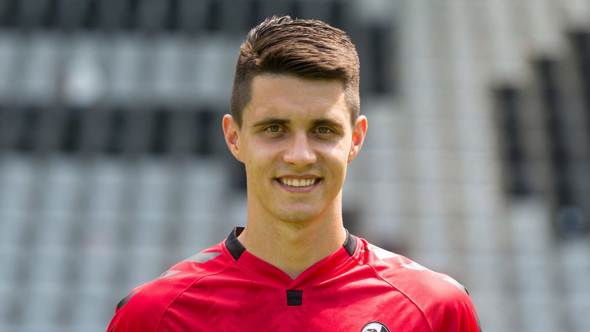 Bartosz Kapustka na przedsezonowej prezentacji SC Freiburg