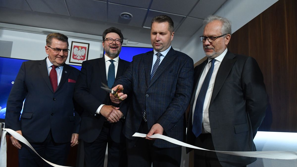 W otwarciu  Kolegium Nauk Ekonomicznych i Zarządzania Szkoły Głównej Mikołaja Kopernika w Warszawie uczestniczył m.in. minister Przemysław Czarnek