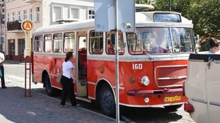 Wybierz się na wycieczkę po Kaliszu zabytkowym autobusem. Sprawdź rozkład jazdy