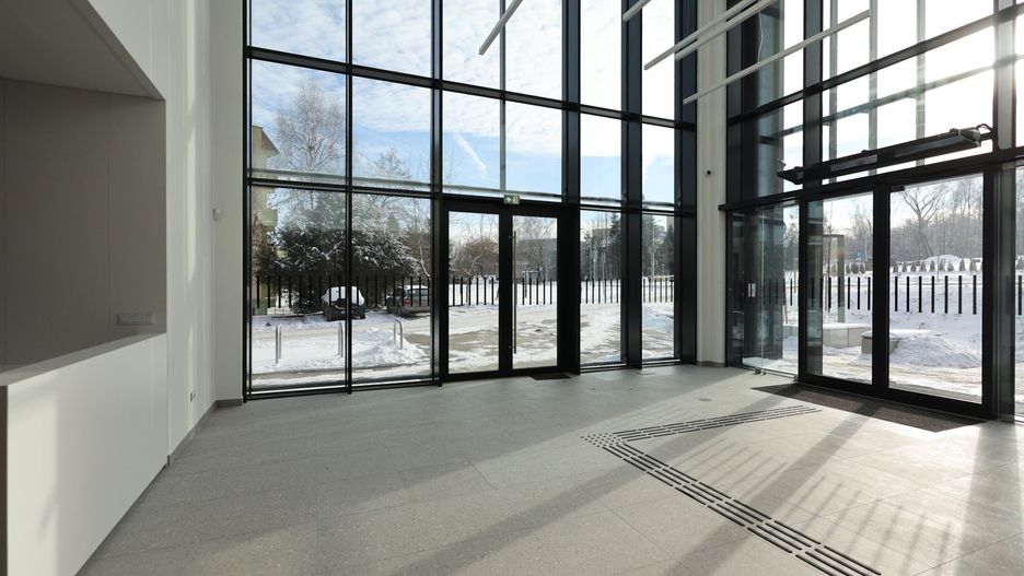 Okna mają ogromny wpływ na dobrostan. Nie tylko architekci i inwestorzy, ale też producenci zaczynają na to zwracać uwagę.