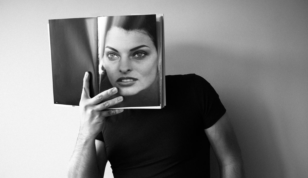 Autoportret z wykorzystaniem zdjęcia Petera Lindbergha z albumu "Images of Women". Na zdjęciu Linda Evangelista