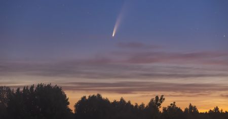 Spektakularny sierpień na niebie. Kometa przeleci nad Polską
