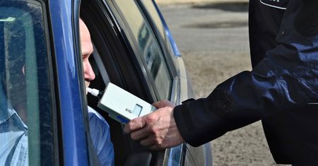 Policyjne alkomaty mogą podawać błędne wyniki. Winne oprogramowanie