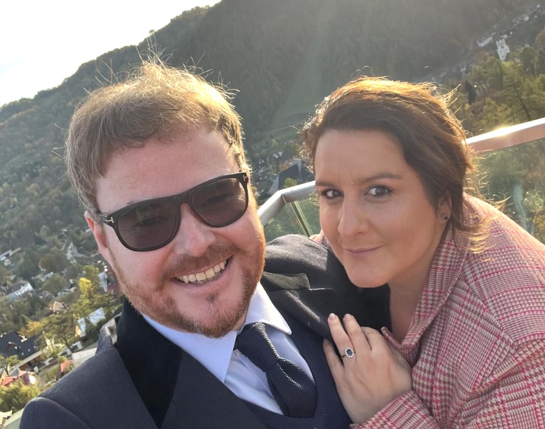 Jan Lubomirski z żoną w hotelu należącym do jej rodziny
