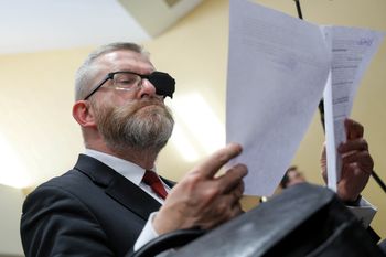 Zamieszanie wokół targów i Grzegorza Brauna