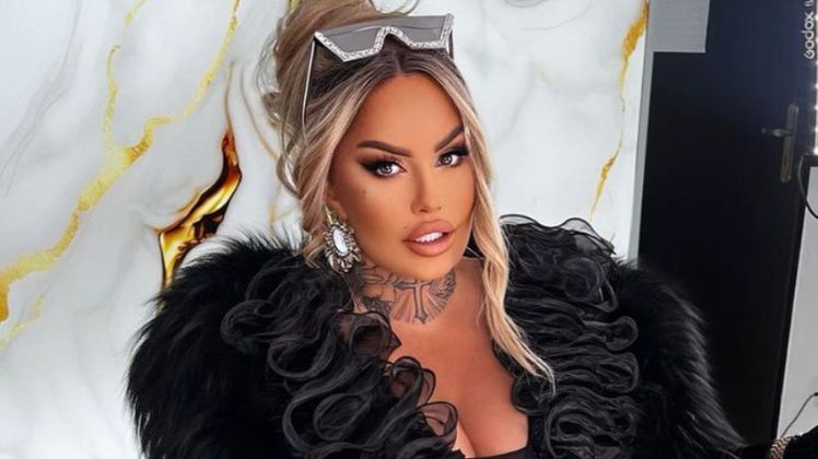 Laluna pomstuje na klinikę, która wykonała jej operację 