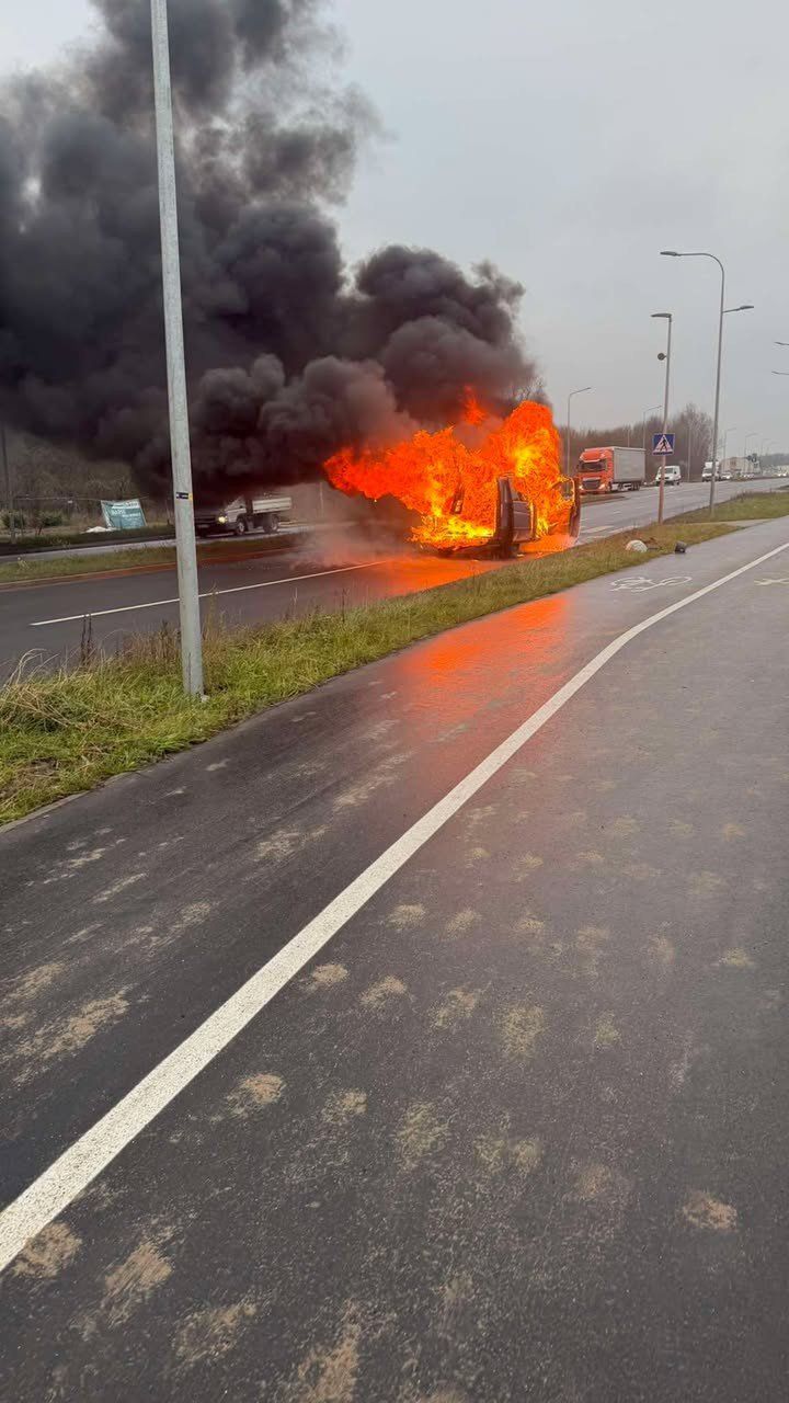 Pożar samochodu na ul. Szczecińskiej w Koszalinie